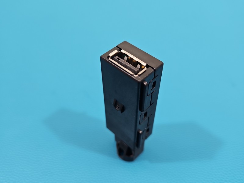 Gniazdo USB Skoda Fabia III 5Q0035726N