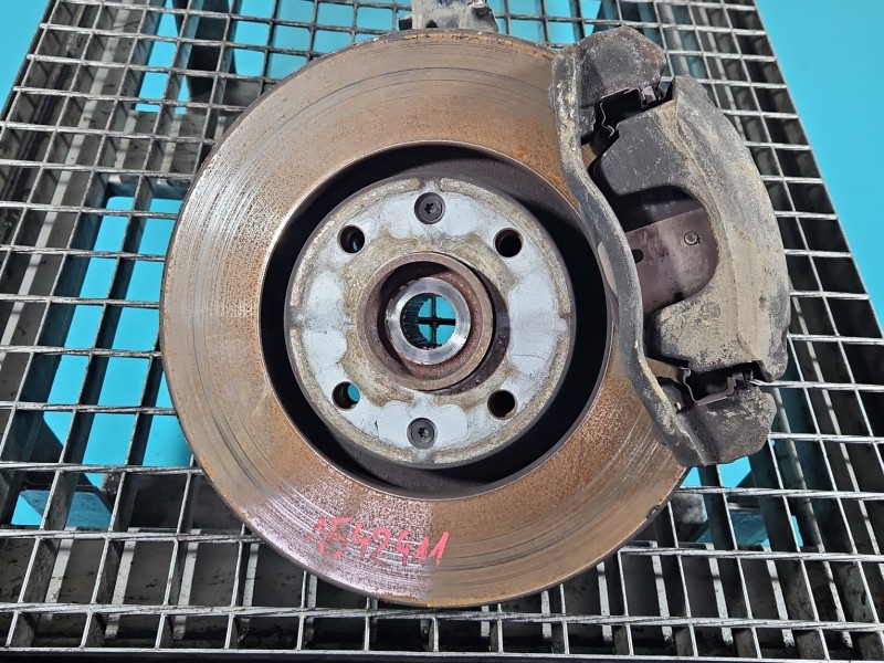 Zwrotnica prawa piasta przód 1.2 12V Peugeot 2008 II