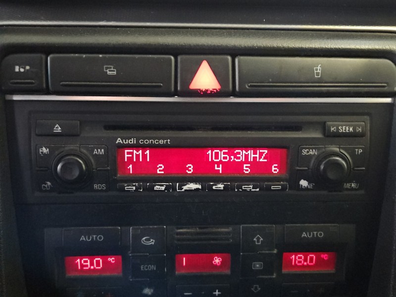 Radio fabryczne Audi A4 B6 8E0035186 radioodtwarzacz