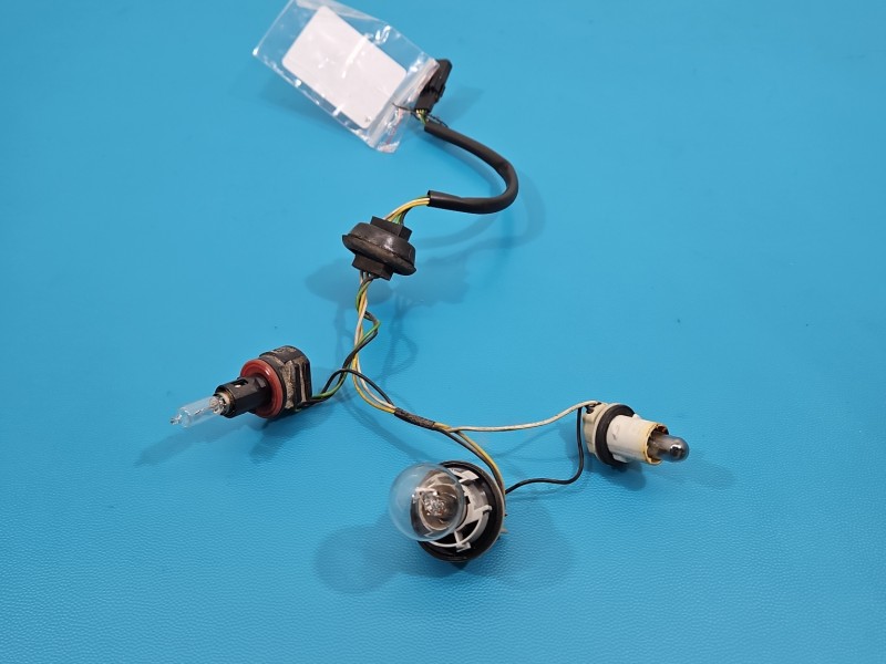 Wiązka instalacja 1379658, 1379658, Europejska, łapa tył prawa. Przegrzana obudowa żarówki. Brak nr. Renault Megane III 1384160