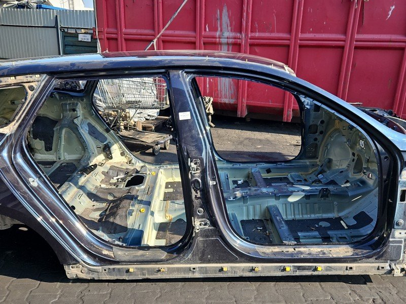 Próg prawy SŁUPEK ŚRODKOWY B Kia Optima IV 15-20 kombi 5d czarny B4U Próg prawy SŁUPEK ŚRODKOWY B Kia Optima IV 15-20 kombi 5d czarny B4U