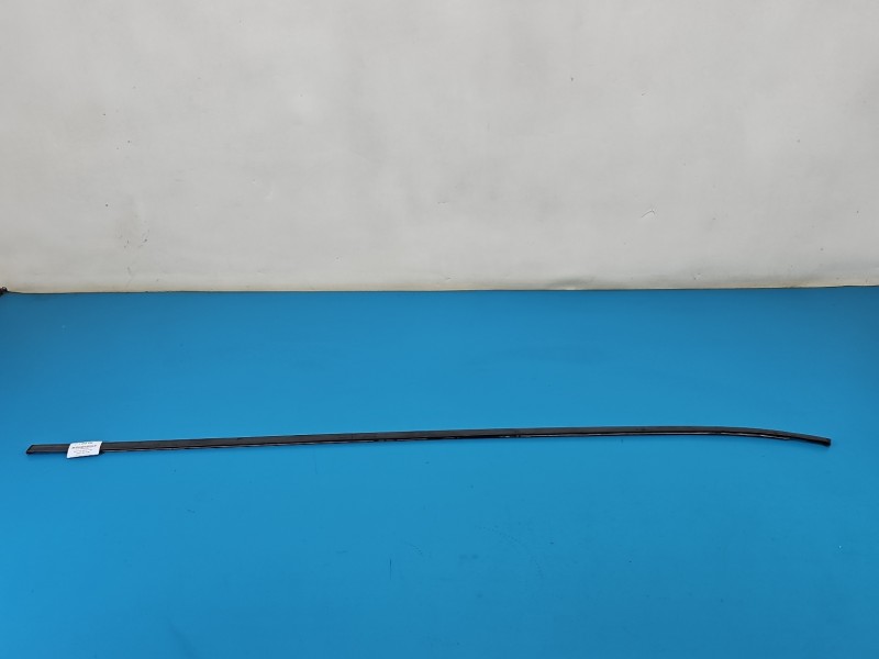 Listwa dachowa prawa dachu Suzuki Swift Mk8