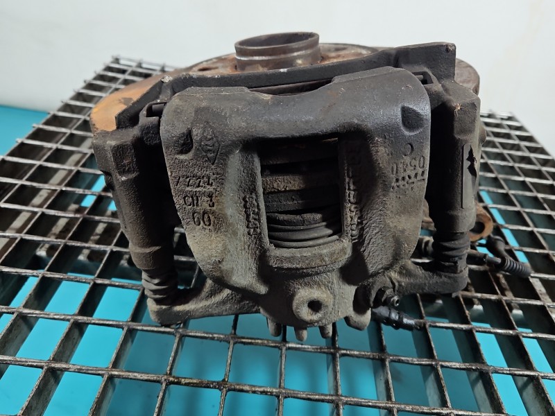 Zacisk przód prawy Renault Trafic III 2.0 dci