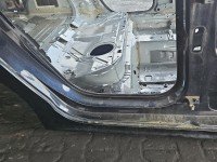 Próg prawy SŁUPEK ŚRODKOWY B Vw Jetta VI sedan 4d czarny LC9X