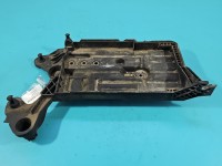 Obudowa akumulatora podstawa Vw Passat B8 5Q0915321J 1.4 tsi