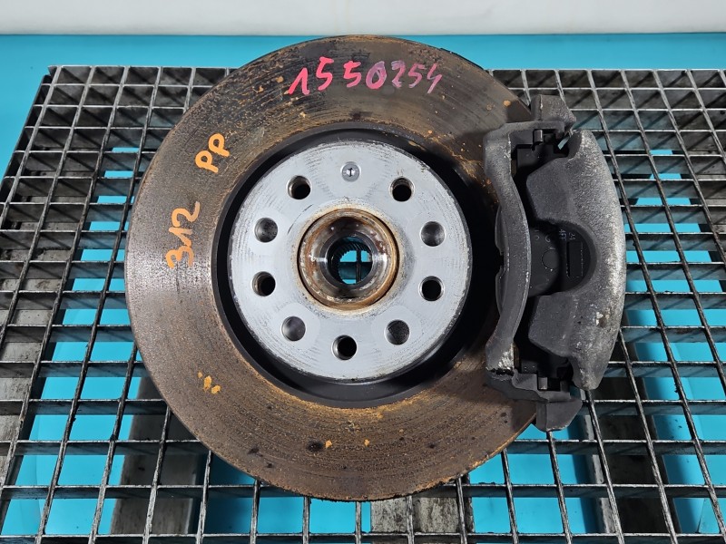 Zwrotnica prawa piasta przód 2.0 tdi (DTSB) Skoda Superb III