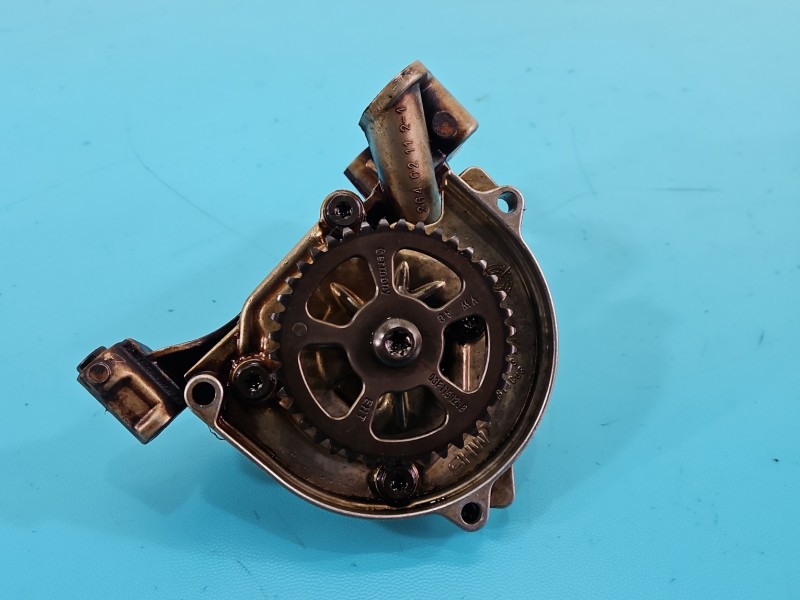 Pompa oleju Skoda Yeti 1.2 TSI 03F115105C