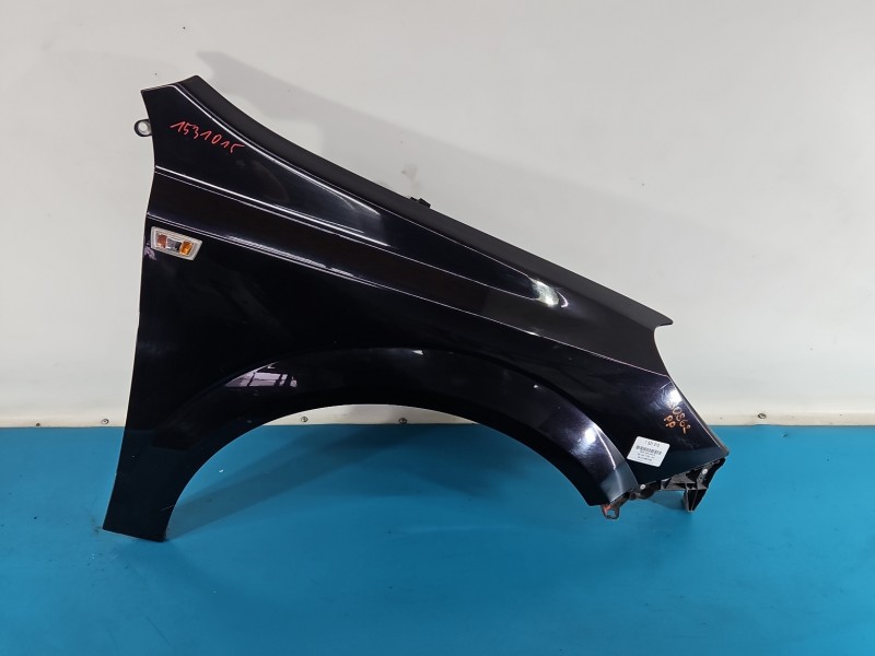 Błotnik przód prawy Opel Astra III H czarny Z20R