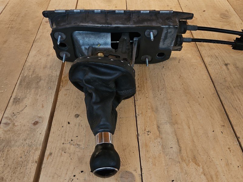 DŹWIGNIA LEWAREK WYBIERAK LINKI Vw Touran I 1.6 FSI