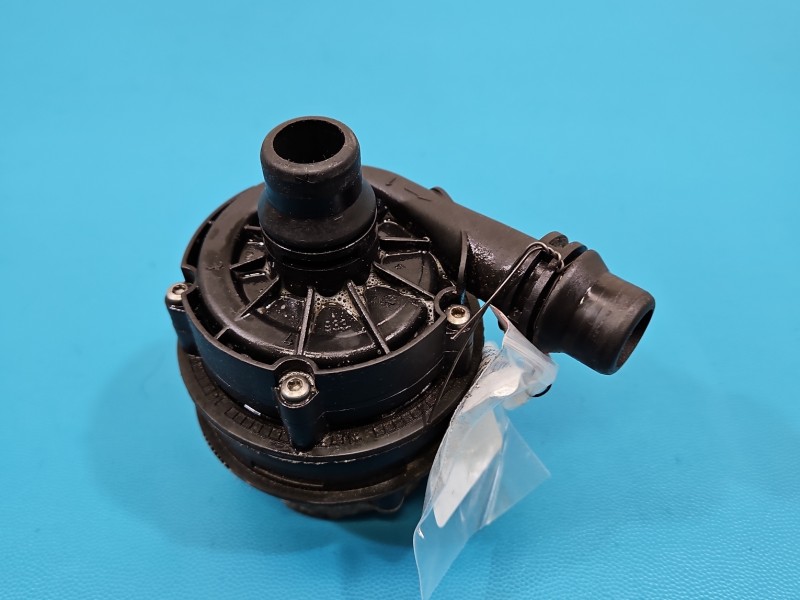 Pompka obiegu wody pompa Mercedes W213 2.0 CDI 0392024050, A0005002686