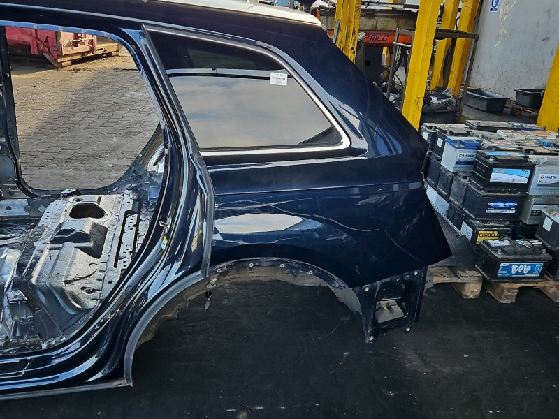 Błotnik tył lewy AUDI Q7 II 4M ćwiartka LC5M