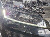 Reflektor prawy lampa przód Skoda Superb III EUROPA