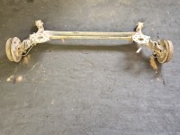 Tylna belka oś tył Toyota Yaris II 1.0 vvti