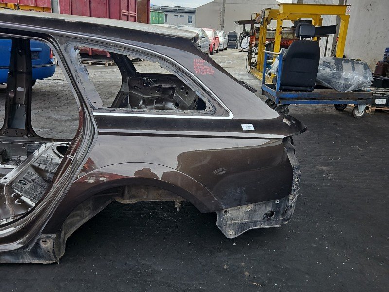 Błotnik tył lewy AUDI A6 C7 ćwiartka brązowy LY8Z Błotnik tył lewy AUDI A6 C7 ćwiartka brązowy LY8Z