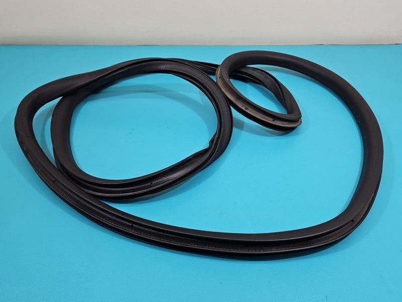 Uszczelka drzwi przód prawa Seat Leon III 12-