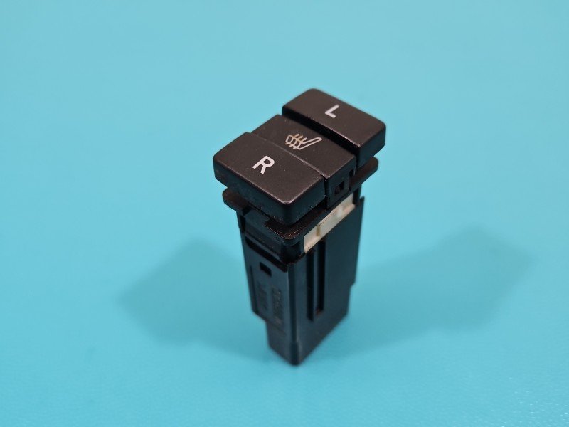 Przełącznik TOYOTA, Europejska, grzania foteli Toyota Rav4 III 05- 15B088