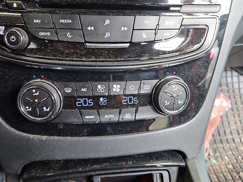Konsola panel nawiewu Peugeot 508 I