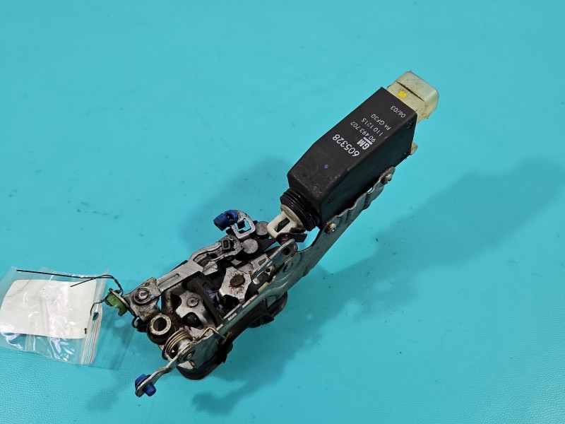 Zamek przód lewy 605328, 90493702 Opel Omega B EUROPA Producent części: OPEL, 6pin