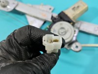 Podnośnik przód lewy SZYBY WINDA Mazda 626 36201-61822 5d kombi