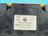 Konsola panel nawiewu Audi A3 8L 8L0820043B