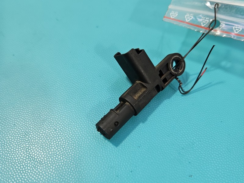 Czujnik położenia wałka rozrządu CITROEN DS4 15-20 9674262380