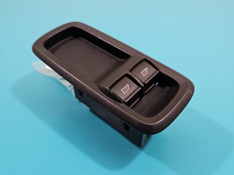 Przełącznik szyb Ford Fiesta Mk7 EU Przełącznik szyb Ford Fiesta Mk7 EU