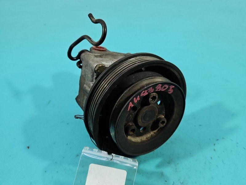 Pompa wspomagania Audi A4 B5 8D0145155L 1.6 wiel Pompa wspomagania Audi A4 B5 8D0145155L 1.6 wiel