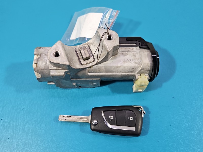 Stacyjka KLUCZYK WKŁADKA Toyota Yaris IV 89782-02120, 45020-0214