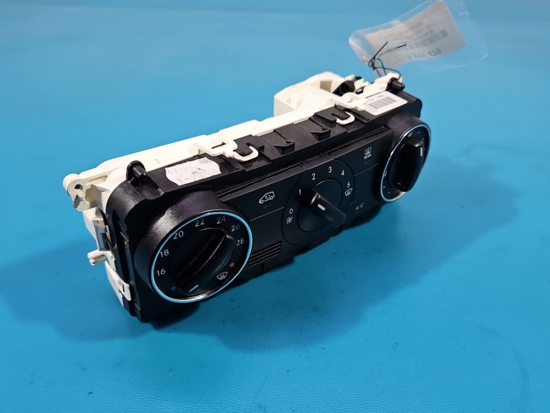 Konsola panel nawiewu Mercedes W245 A1699000900