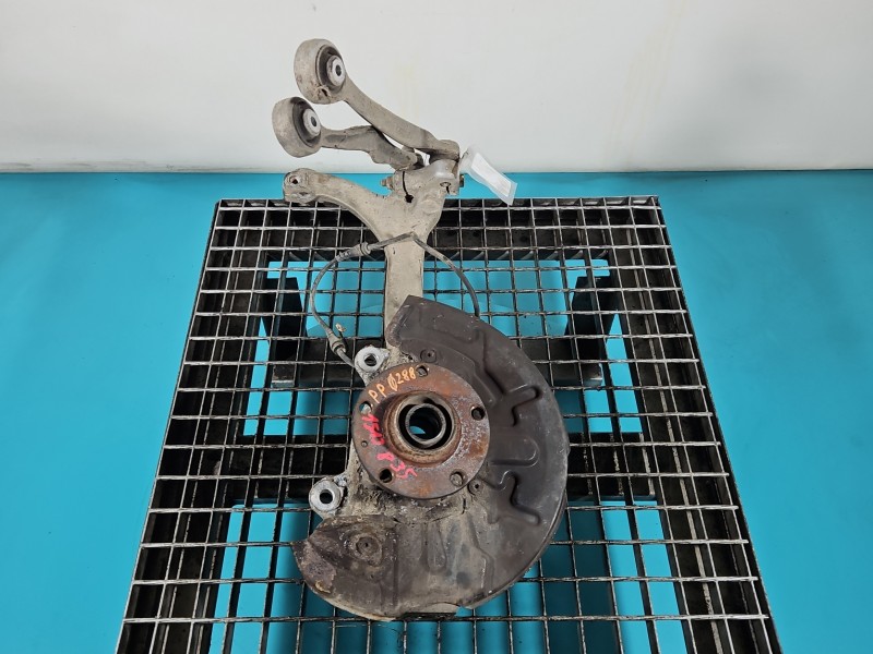 Zwrotnica prawa piasta przód 2.0 tdi (BRE) Audi A4 B7