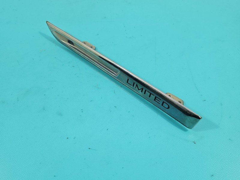 Listwa błotnika przód lewa Renault Megane IV 990431286R, 990430979R, 990430378R