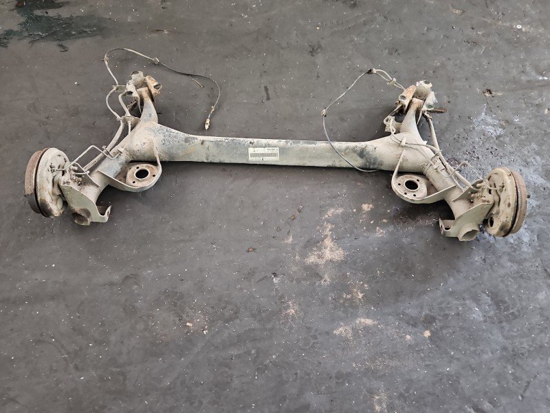Tylna belka oś tył Fiat Punto II 1.9 jtd Tylna belka oś tył Fiat Punto II 1.9 jtd