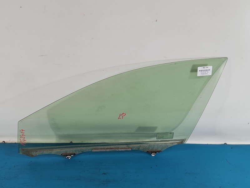 Szyba drzwi przód lewa KIEROWCY Toyota Rav4 IV HB