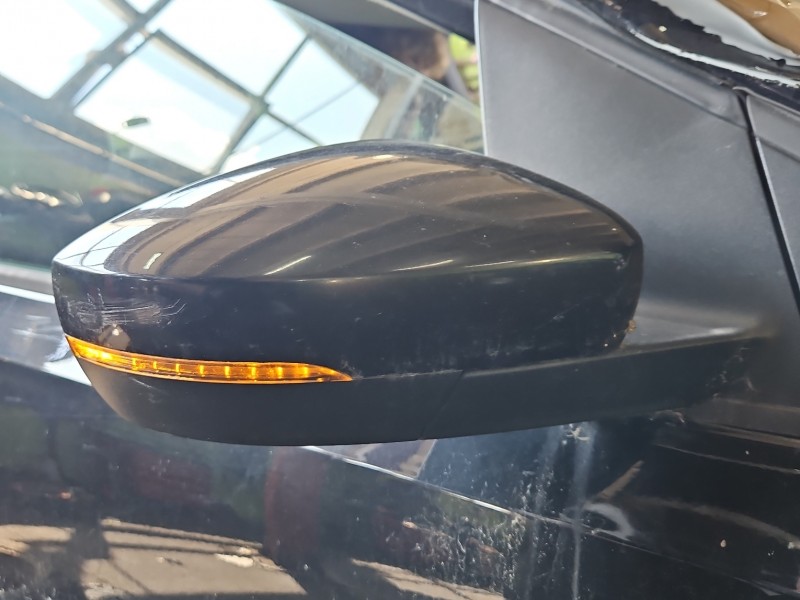 Lusterko prawe Vw Polo V 6R 09- elektryczny, Europejska, 6pin. Rysy na obudowie europa