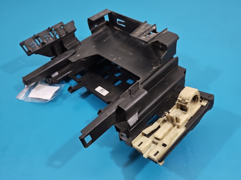 Mocowanie uchwyt 5 G30 2017-2024