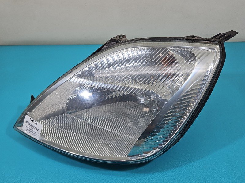 Reflektor lewy lampa przód Ford Fiesta Mk6 EUROPA