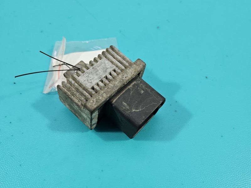 Przekaźnik świec żarowych Opel Movano II 7700115078