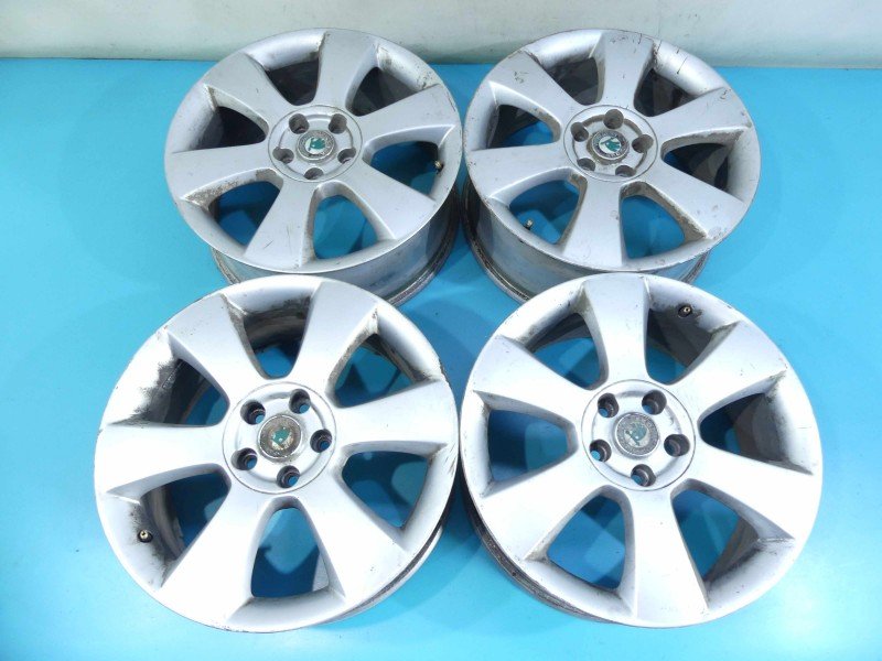 Felga aluminiowa 18" komplet alufelgi felgi Skoda Superb II Felga aluminiowa 18" komplet alufelgi felgi Skoda Superb II