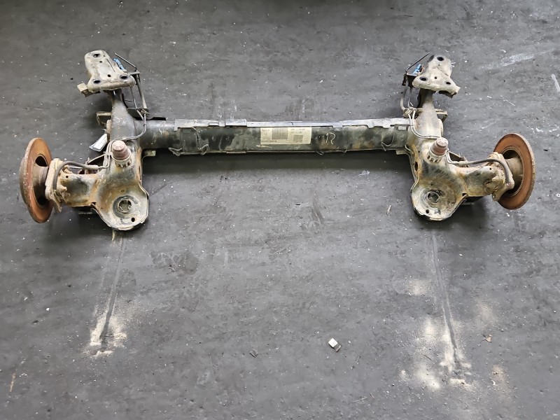 Tylna belka oś tył Peugeot 2008 I 1.2 12V