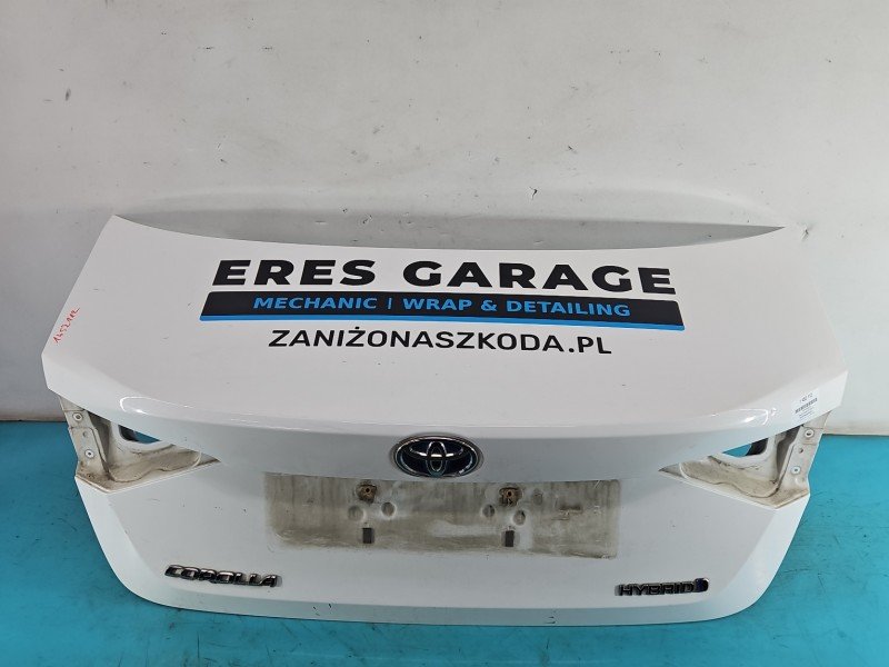 Klapa tył Toyota Corolla E21 19- sedan 4d biały 040 Klapa tył Toyota Corolla E21 19- sedan 4d biały 040