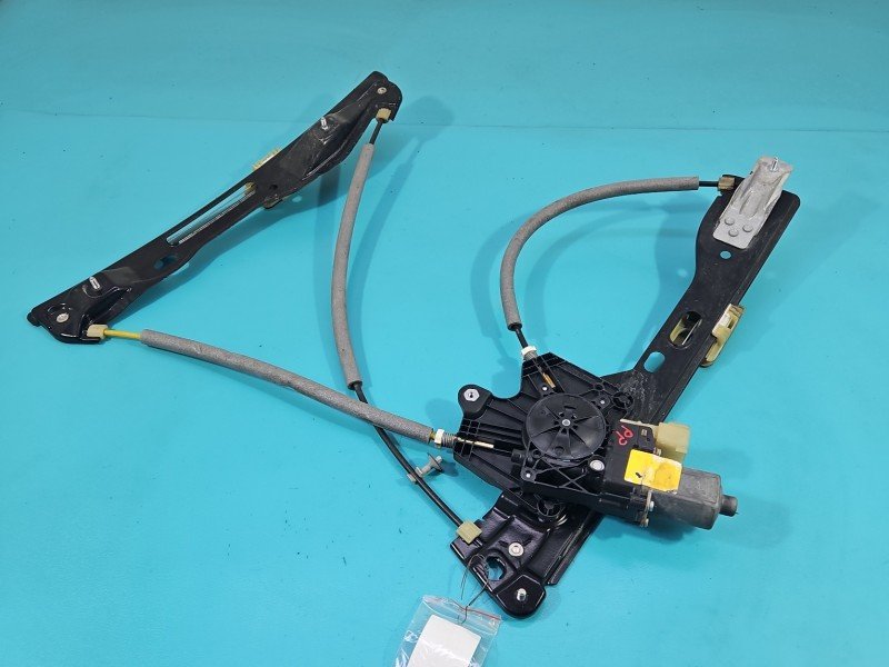 Podnośnik przód prawy Ford Mondeo Mk5 5d Podnośnik przód prawy Ford Mondeo Mk5 5d