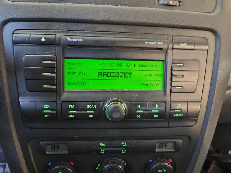 Radio fabryczne Skoda Octavia II 1Z0035161C radioodtwarzacz Radio fabryczne Skoda Octavia II 1Z0035161C radioodtwarzacz