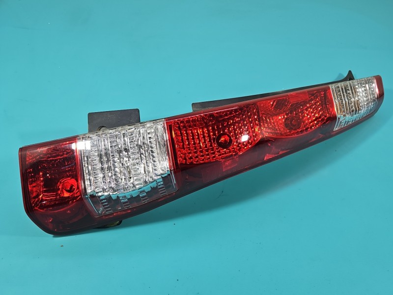 Lampa tył prawa Producent części: Honda, LIFT HELLA 04-06, 33500-SCA-E110-M Honda CR-V II HB
