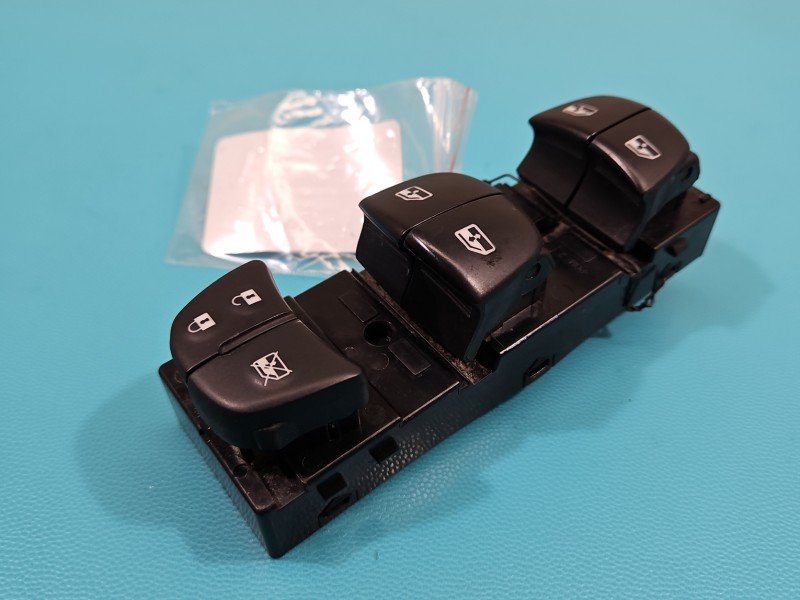 Przełącznik szyb Nissan Qashqai II J11 13-21 Nissan, Europejska, 10pin, 4 x szyba EU