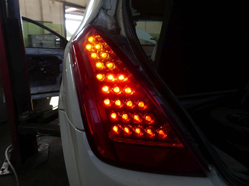 Lampa tył lewa Nissan Murano Z50 HB