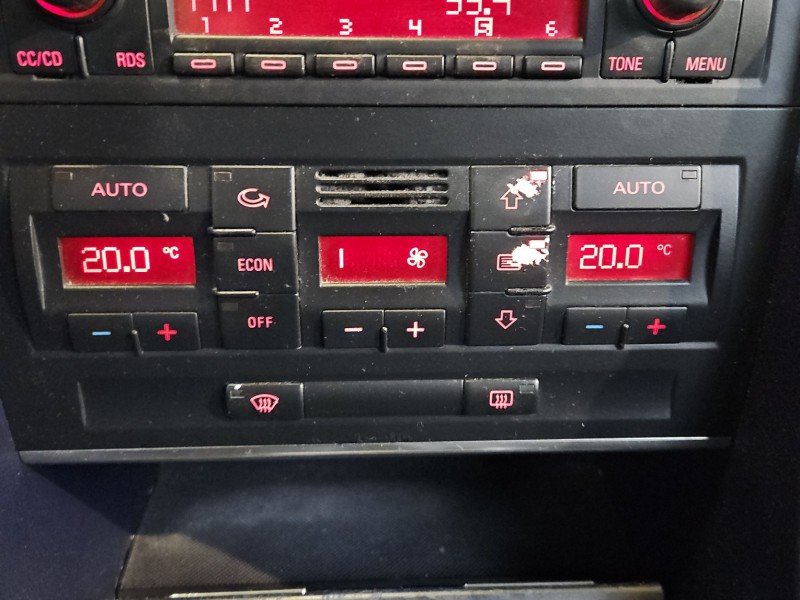 Konsola panel nawiewu Audi A4 B6 8E0820043AA