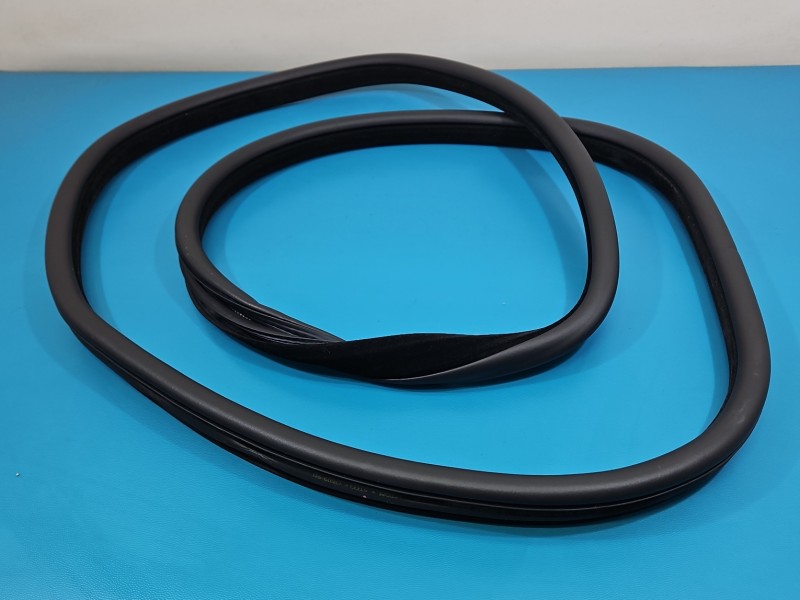 Uszczelka drzwi tył prawa Land rover range Evoque I 11-18