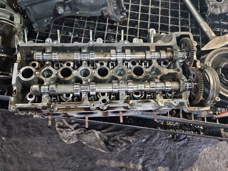 Głowica Bmw e90 7785876 2.0d