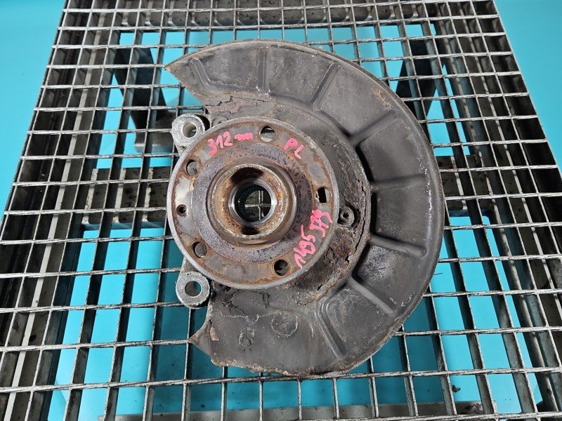 Zwrotnica lewa piasta przód 2.0 TSI Vw Passat B7 Zwrotnica lewa piasta przód 2.0 TSI Vw Passat B7