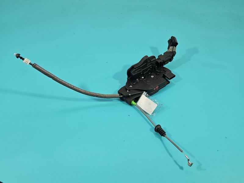 Zamek tył prawy A0997303301, A170032999 Mercedes CLA C118 X118 Mercedes, 4pin